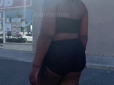 Porter des shorts transparents lors d'une sortie