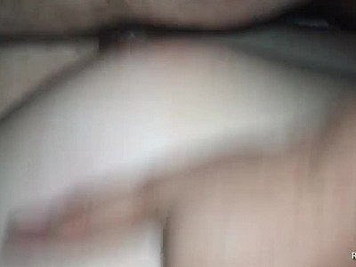 Laissez-moi zoomer sur sa chatte pour vous