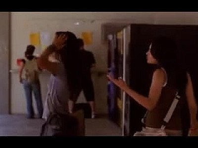 Mila Kunis se fait doigter par Zoe Saldana