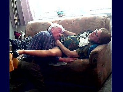 Courte visite avec langue cornée (2019)