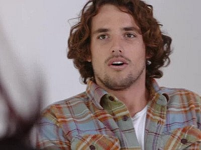 Une très belle partie de jambes en l'air avec la star du porno Riley.