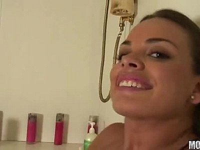 Nettoyer la salope qui est en moi