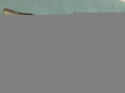 Une MILF chaude baise un jeune étalon noir