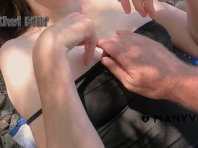 Kiwi MILF - Sexe en plein air non désiré avec un vieux type : Porno gratuit 4c