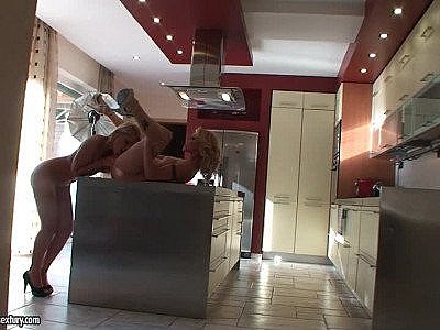 Backstage of Les blondes s'amusent plus