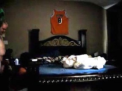 Amateur girl having sex with 5 guys in a row