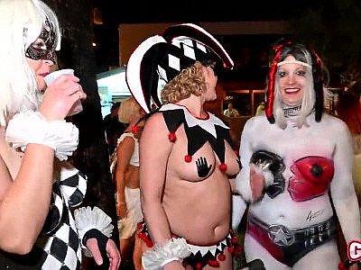 Sext Street Flashing Sluts du Fantasy Fest 19