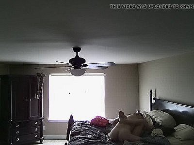 Une femme qui partage avec un ami