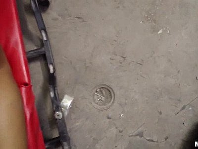 Je connais cette fille - Ebony Spinner's Deepthroat Discount