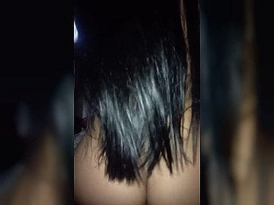 Le modèle brésilien latino roule si bien !