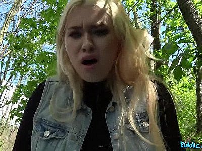 Fake Hub - Une étudiante baisée dans la forêt pour de l'argent liquide