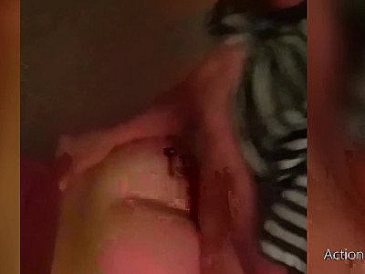 Ami Filmer Doggy Style Baise et éjacule sur son cul. Prendre une bite dans notre salon