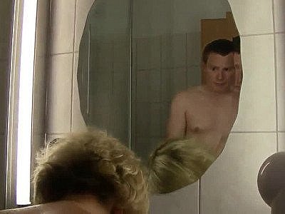 German Milf wird nach dem Duschen gefickt