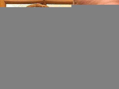 Une branlette sensuelle et une fellation jusqu'à ce qu'il explose.