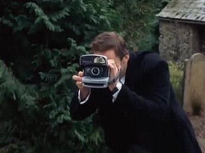 La blonde Heather Graham seins nus en plein air