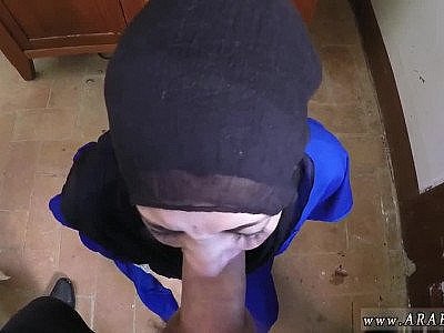 fille arabe vieil homme première fois 21 ans réfugié dans mon