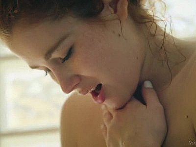 Adel C et Kalisy lesbienne bain et beaucoup de plaisir