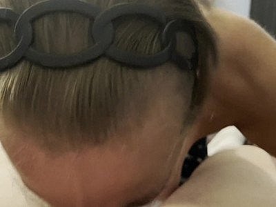 Marie mature aime sucer la bite et avaler chaque...