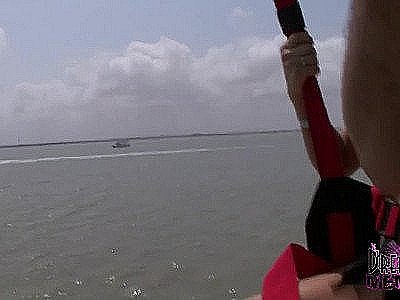 Home Video Parasailing nu avec trois Spring Breakers sauvages