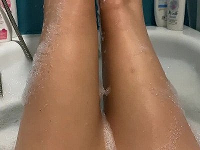 Chatte poilue sous l'eau vidéo fétiche poilue