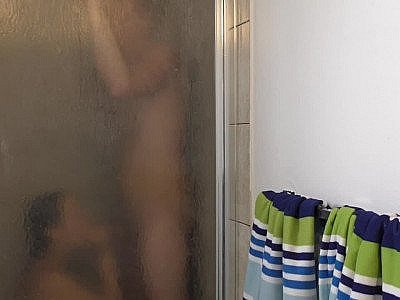 Je baise mon ex sous la douche