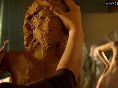 Hyun Jin Park et ses gros seins dans Natali