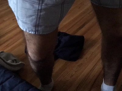 Je lui présente ma chatte juteuse pour qu'il me fourre