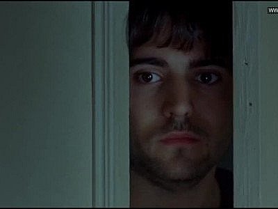 Adriana Ugarte dans une partie à trois très chaude dans le film Castillos De Carton