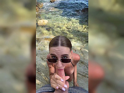 Best blowjob with cum on face and tits from a stranger on the beach